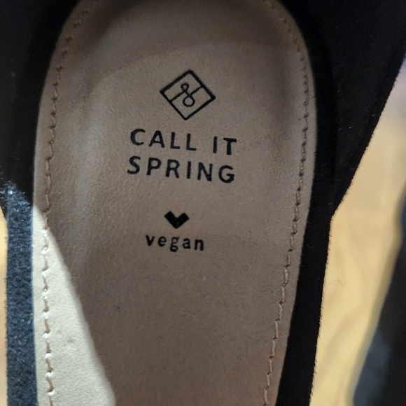 Call It Spring Chunky Heels, Size 8 - Picture 3 of 7